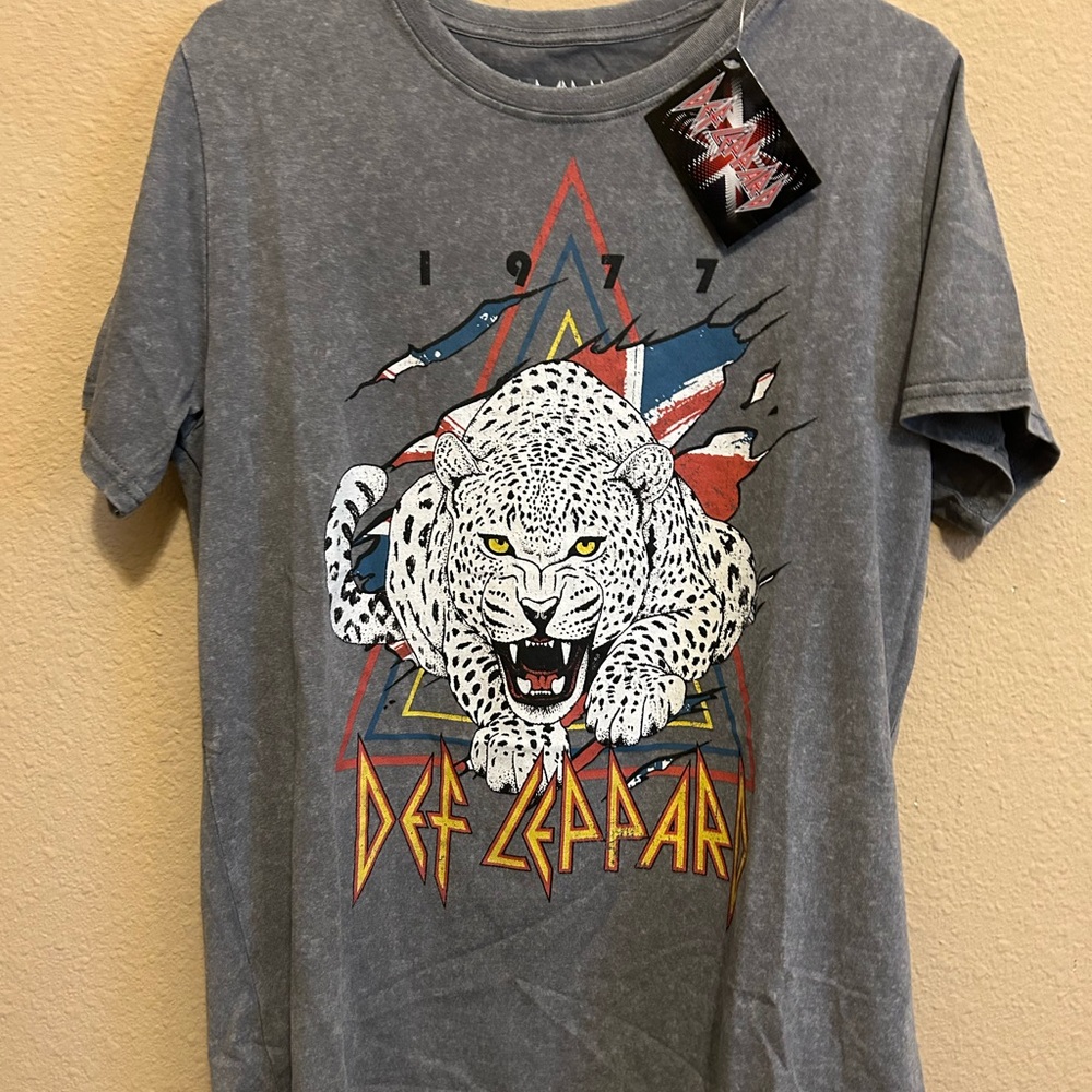 Official Def Leppard Graphic T-Shirt size M